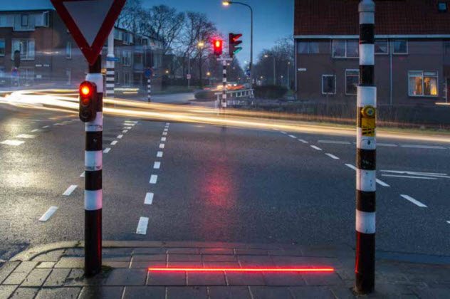 Lights inserted in the sidewalk in the NL for smombies